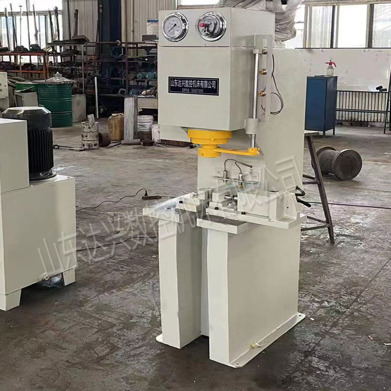 U型工作臺(tái)單臂液壓機(jī)