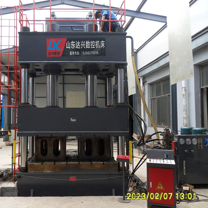 500噸沖壓成型四柱三粱液壓機(jī)